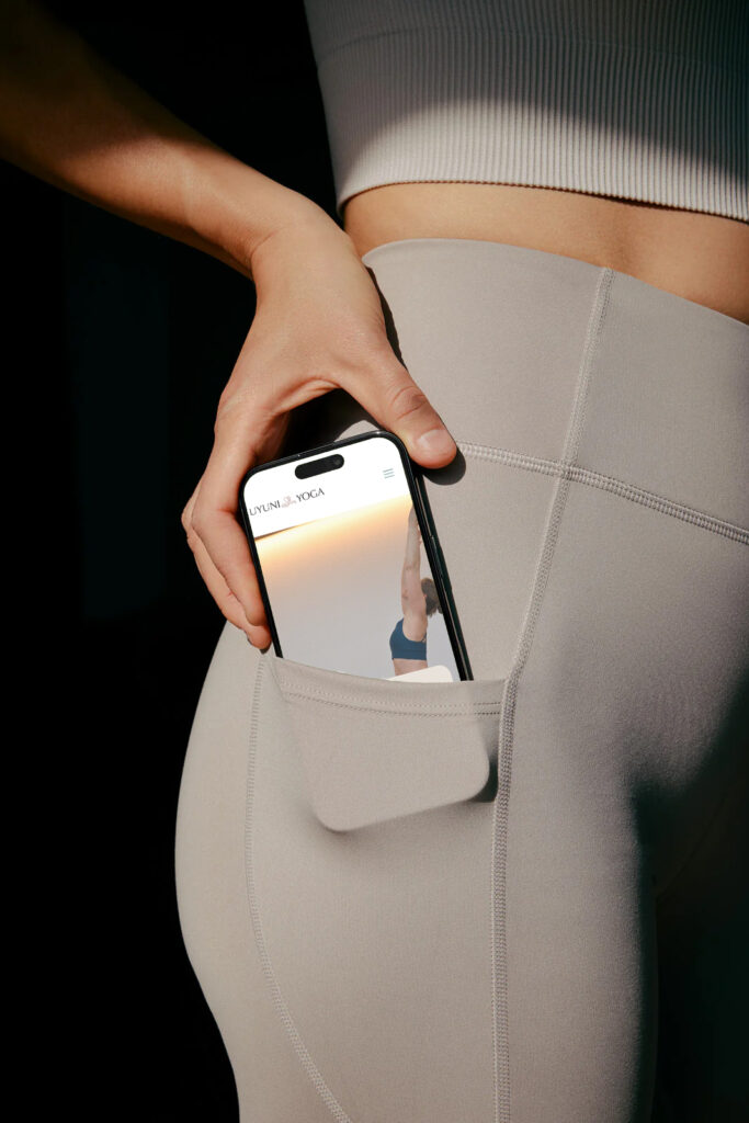 uyuni yoga smartphone website pilates